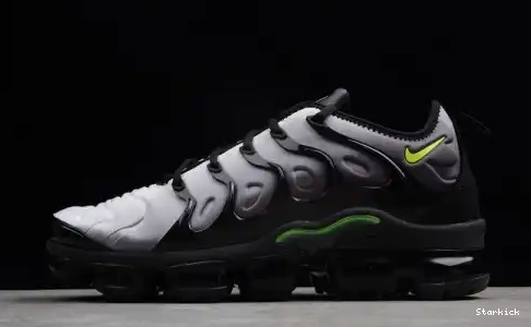 924453-009 VOLT-WHITE BLACK VAPORMAX PLUS 0524